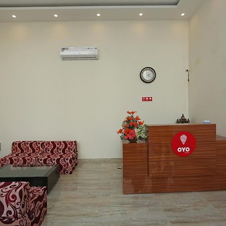 Hotel O Lakshya Nuova Delhi Esterno foto