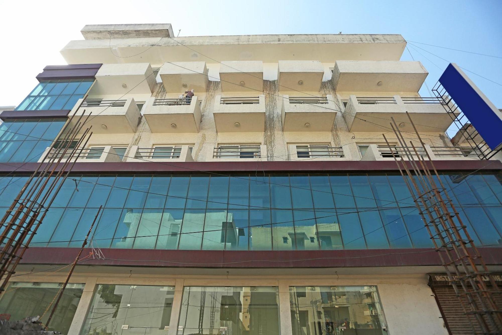 Hotel O Lakshya Nuova Delhi Esterno foto