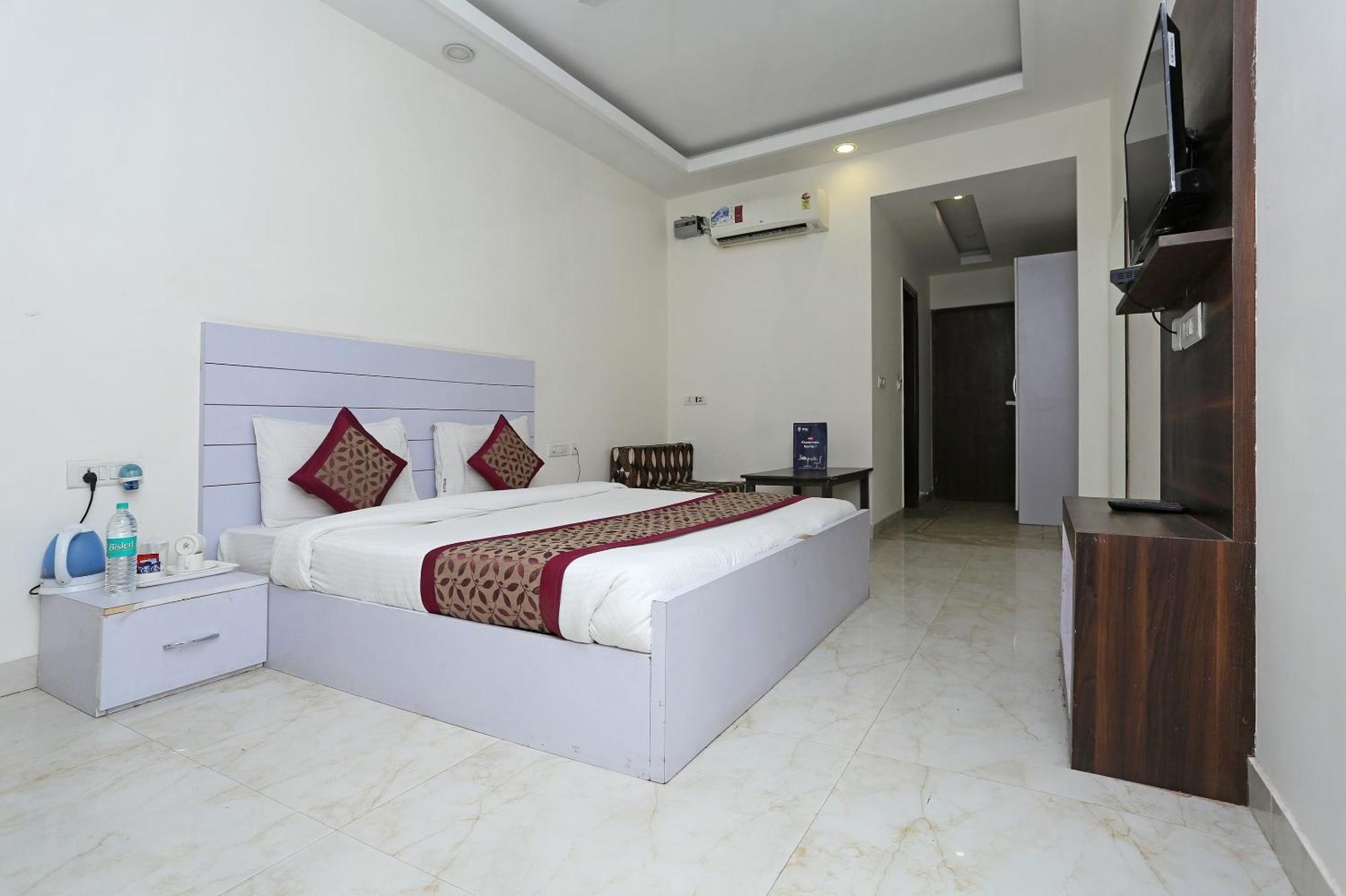 Hotel O Lakshya Nuova Delhi Esterno foto