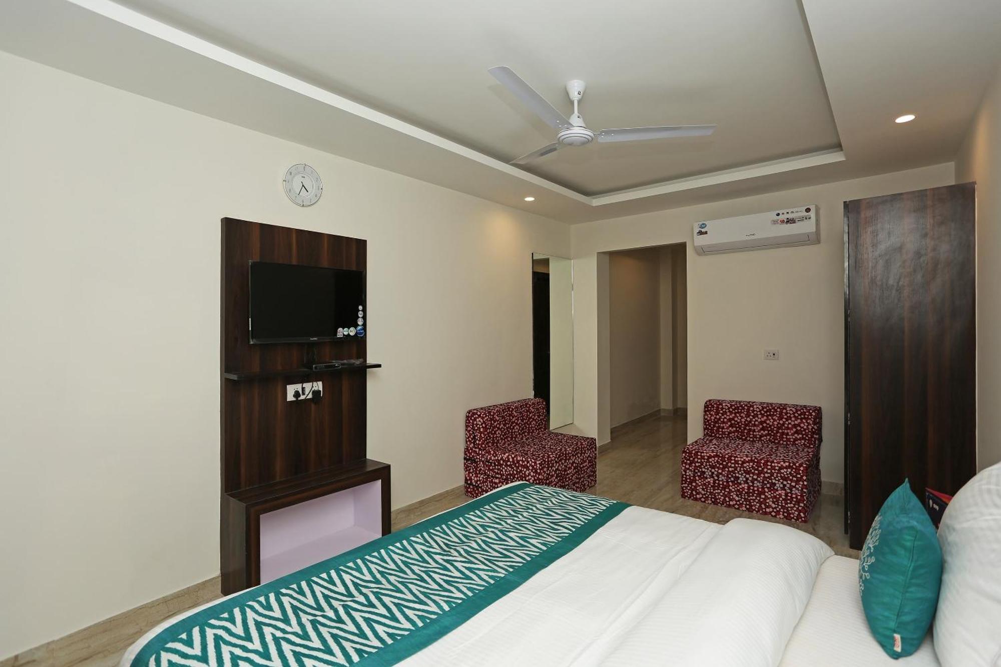Hotel O Lakshya Nuova Delhi Esterno foto