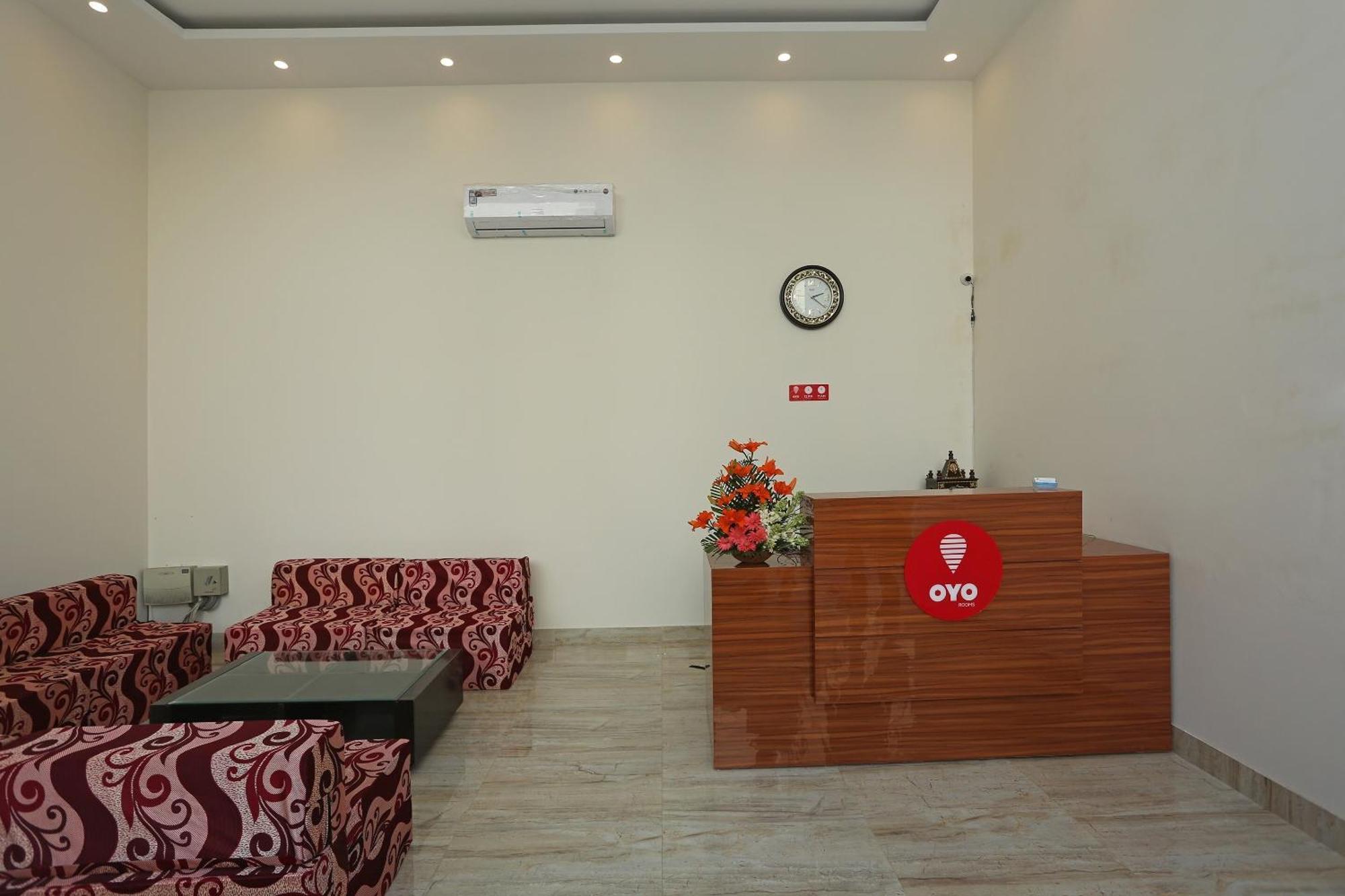 Hotel O Lakshya Nuova Delhi Esterno foto