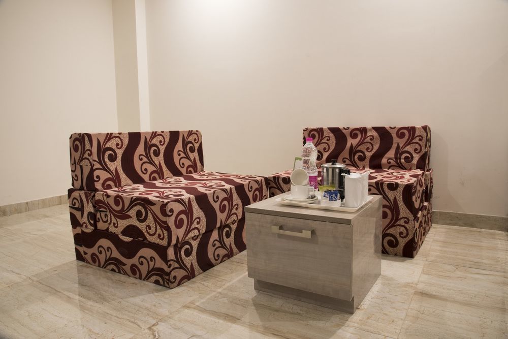 Hotel O Lakshya Nuova Delhi Esterno foto